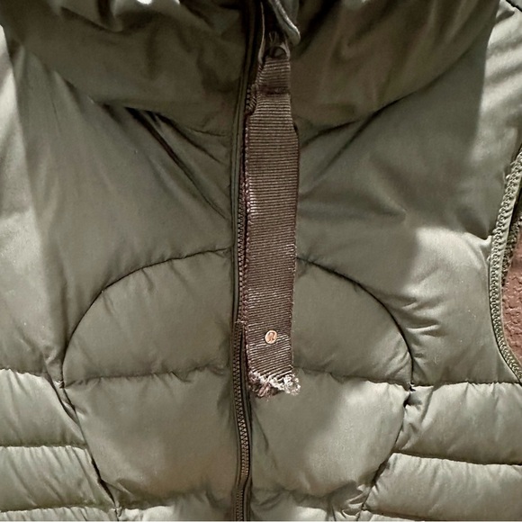 SOLD Lululemon Fluffin Awesome Vest - Picture 4 of 11